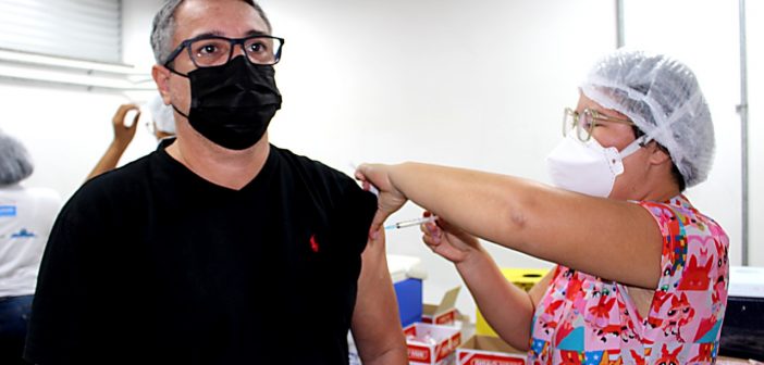 Vacinação contra covid-19 segue em Salvador nesta terça-feira (25)