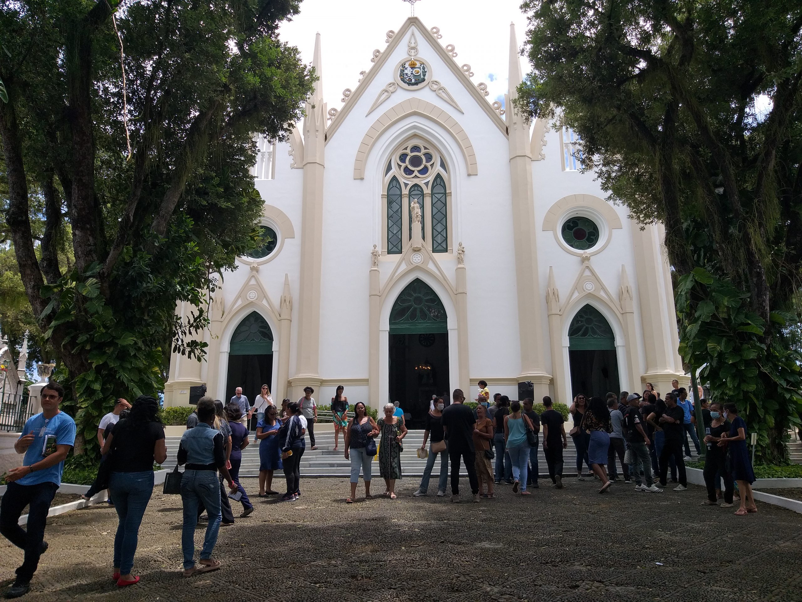 Dia de finados | Cemitérios têm grande movimentação e homenagens