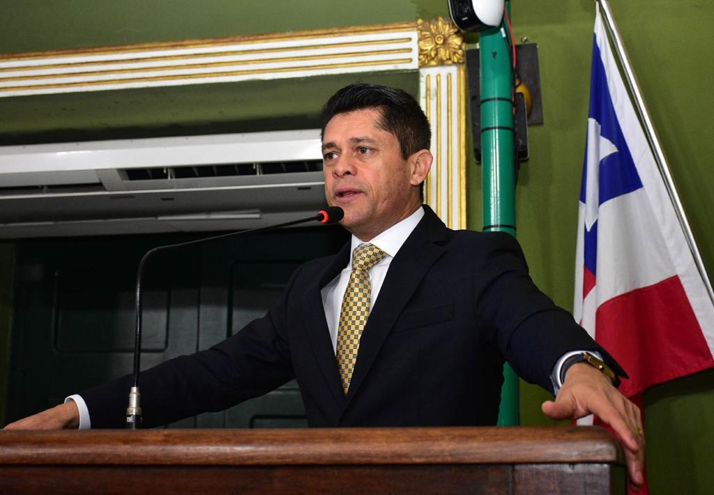 Vereador Luiz Carlos cobra votação de projeto que acelera construção de unidades do Casa Verde e Amarela