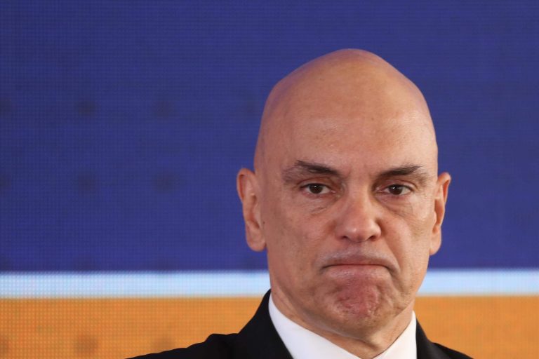 Dados de Alexandre de Moraes são vazados em grupos de WhatsApp