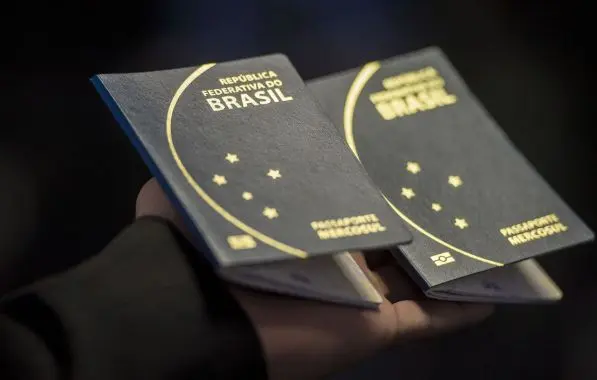 Polícia Federal: 100 mil aguardam na fila para emissão de passaporte no país