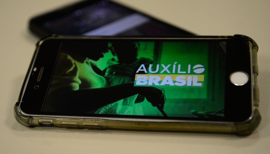 Auxílio Brasil é pago hoje a beneficiários com NIS final 4
