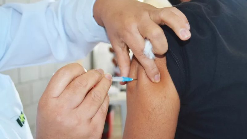 Covid-19: Estoque de vacinas esgota em pontos de imunização de Feira de Santana