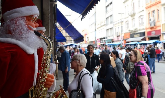 Procon orienta consumidores sobre trocas de presentes de Natal