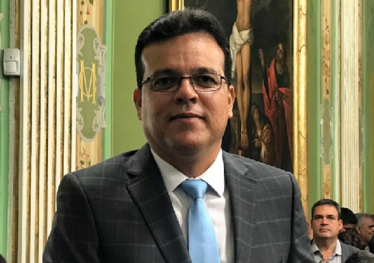 Vereador Ricardo Almeida comemora aprovação de projeto de sua autoria que institui o programa Primeiro Emprego