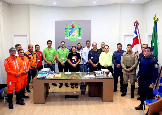 Juazeiro: Prefeita Suzana Ramos se reúne com equipes de segurança e ordenamento para alinhamento do Carnaval