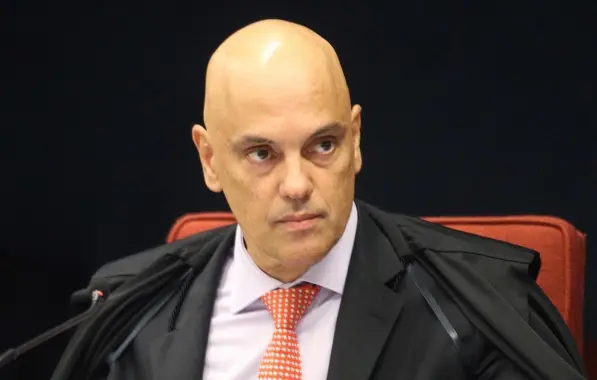 Alexandre de Moraes suspende redes sociais de jornalistas bolsonaristas da Jovem Pan
