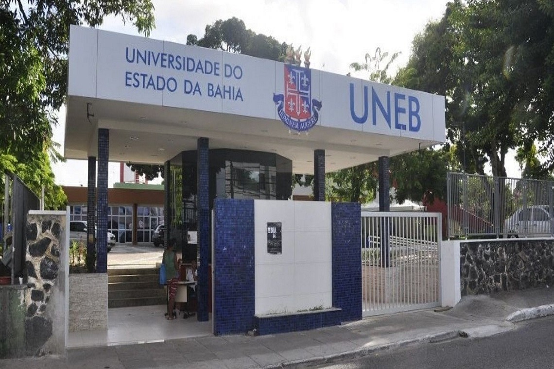 UNEX abre vagas para cursos de idiomas a preços populares, com matrícula até 10 de fevereiro, e oferece bolsas integrais para alunos da UNEB