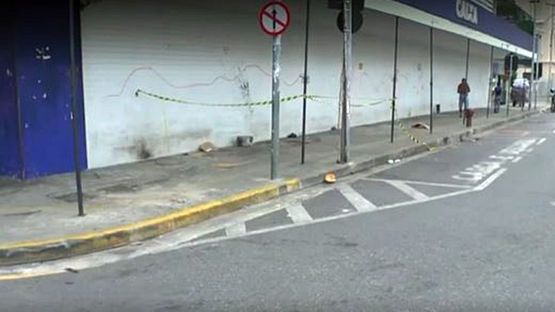 Homem é morto em frente a banco em área onde turistas desembarcam em Salvador