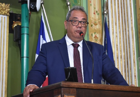 Presidente Carlos Muniz visita setores da Câmara de Salvador