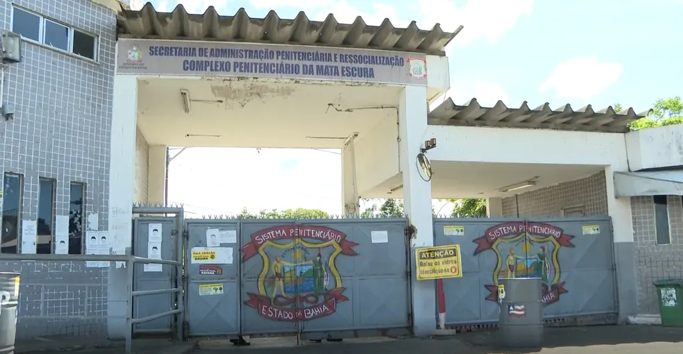 Operação no Complexo Penitenciário de Salvador resulta na apreensão de celulares, mas nenhuma arma foi encontrada