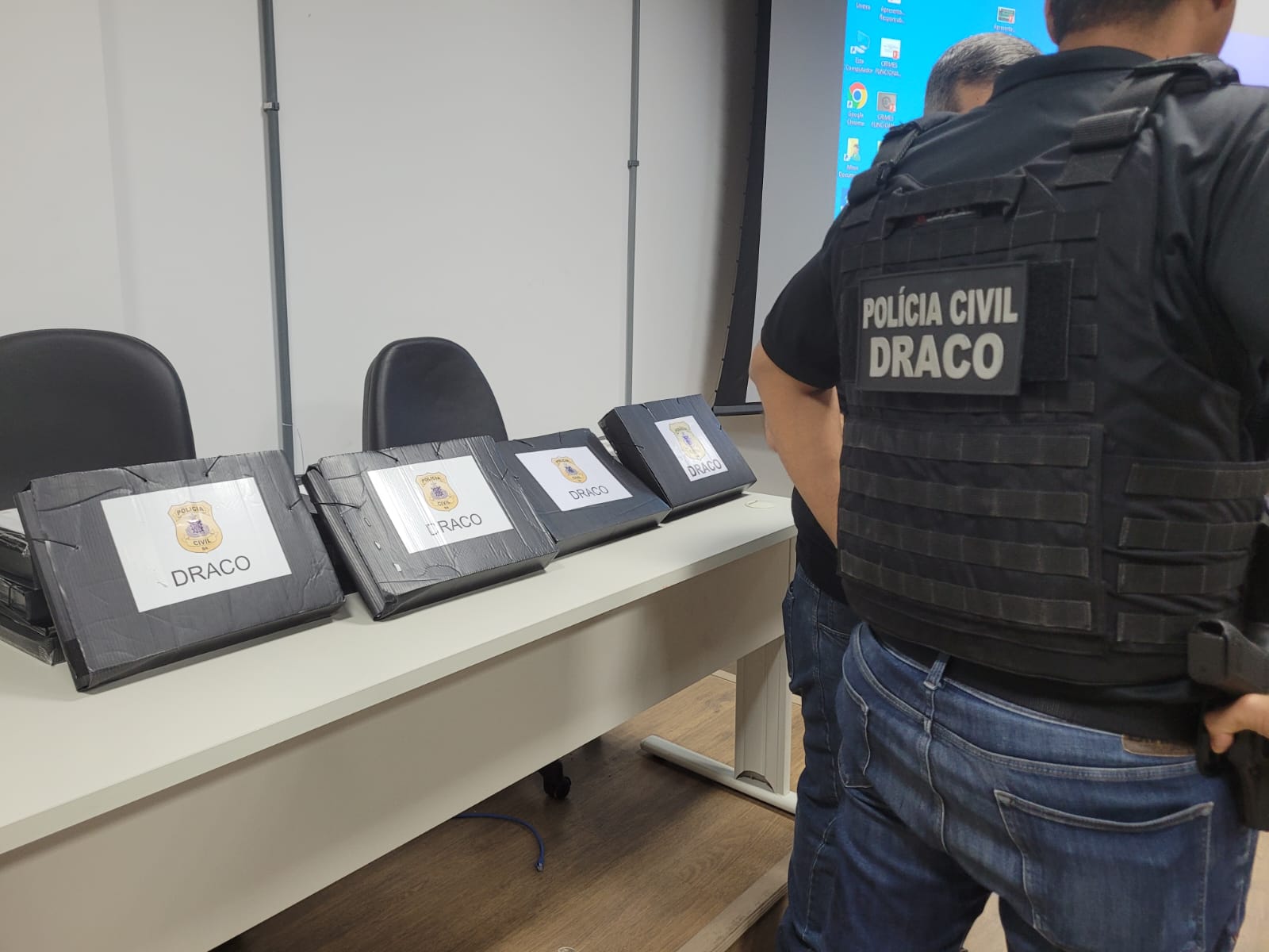 Draco deflagra operação para combate ao tráfico de drogas em Salvador
