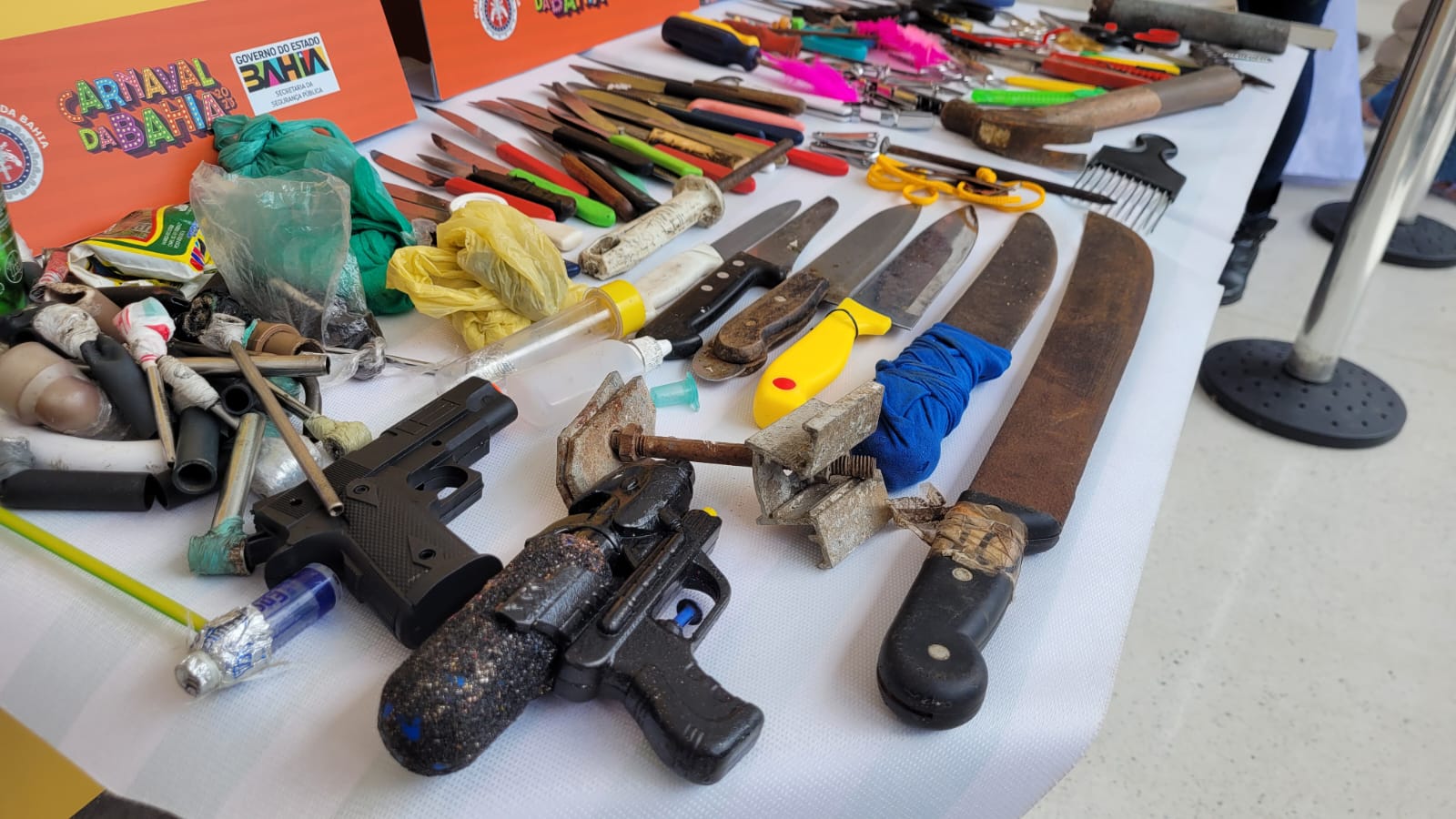Simulacros de pistola são apreendidos em Portais de Abordagem