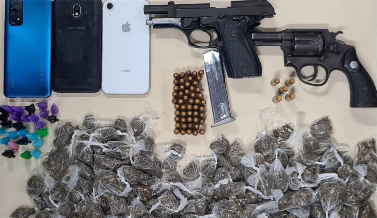 Três traficantes armados são presos em Feira de Santana