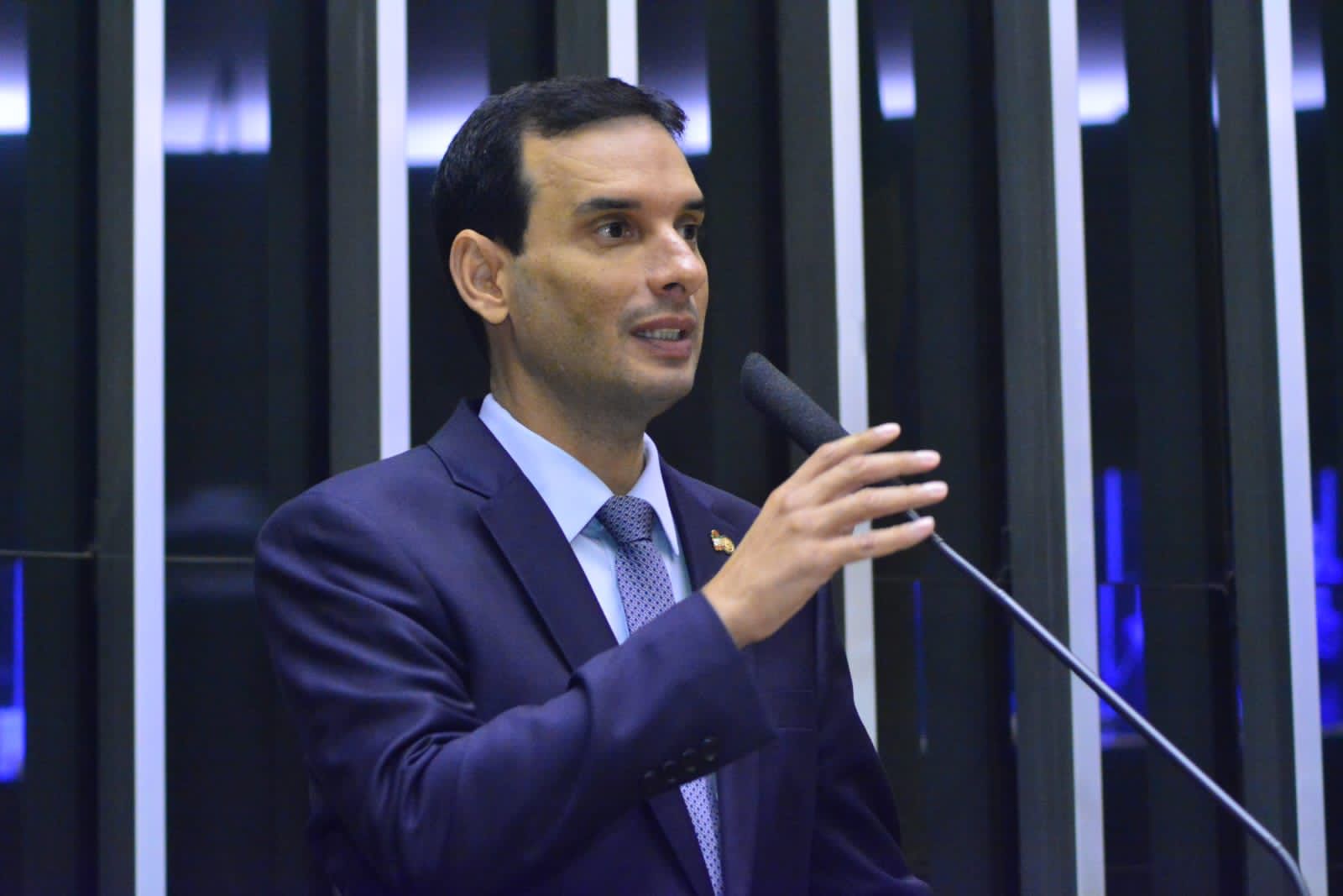 Leo Prates declara apoio a nove frentes parlamentares da Câmara de Deputados