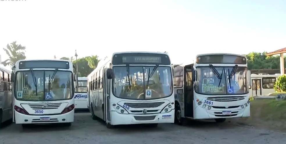 Rodoviários paralisam atividades e cobram pagamento do governo