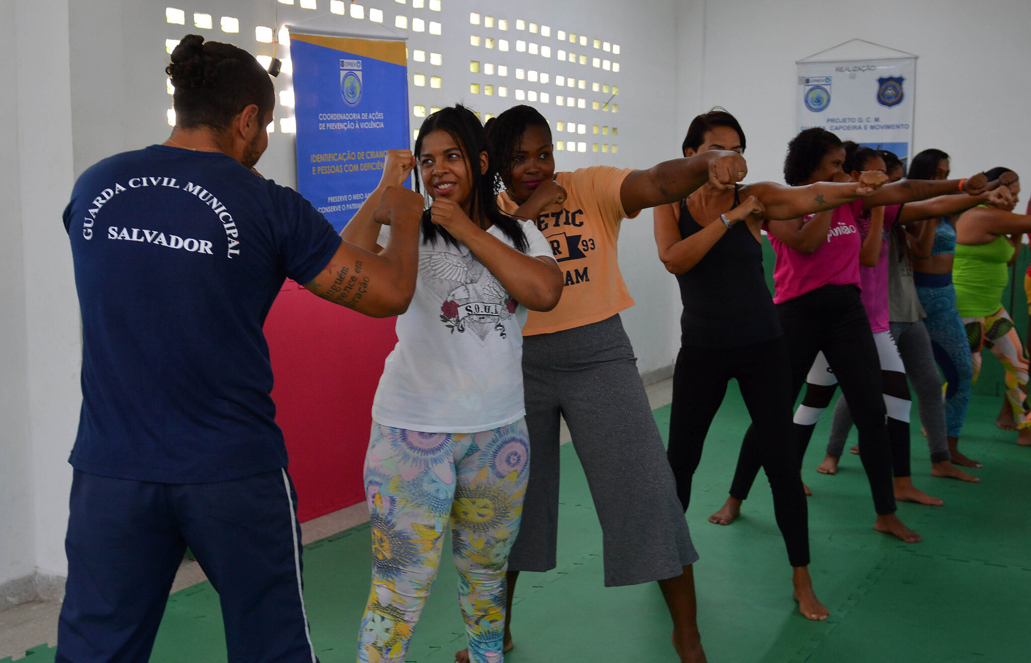 Salvador: GCM promove curso de defesa pessoal para mulheres