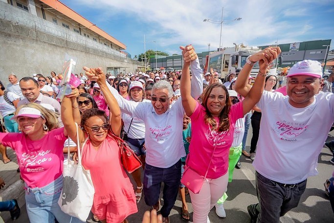Prefeitura de Simões Filho realiza caminhada de conscientização pelo fim da violência doméstica contra a mulher