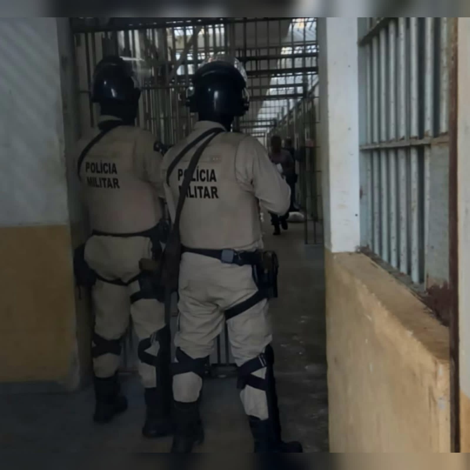Operação conjunta apreende 10 celulares e diversos acessórios na Cadeia Pública de Salvador