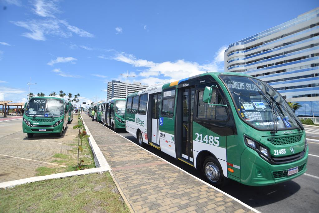 Prefeitura entrega 41 novos ônibus com ar-condicionado e torna linha Lapa x Barra 100% climatizada