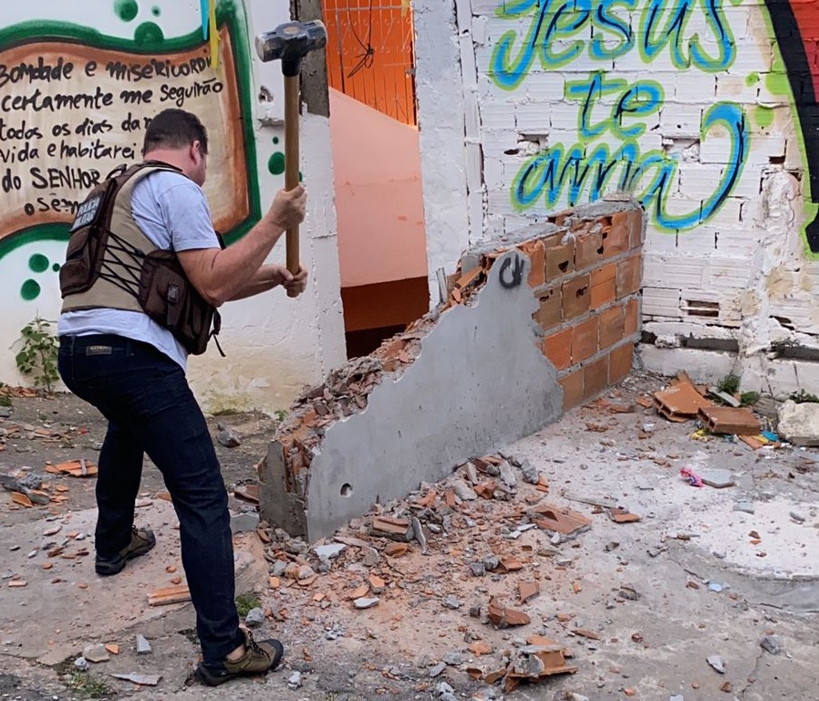 Operação Intensificação desmonta barricada em Tancredo Neves