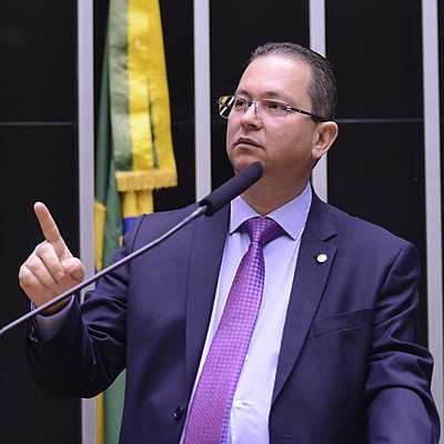 Alex Santana se posiciona contra PL da Censura que tramita na Câmara Federal
