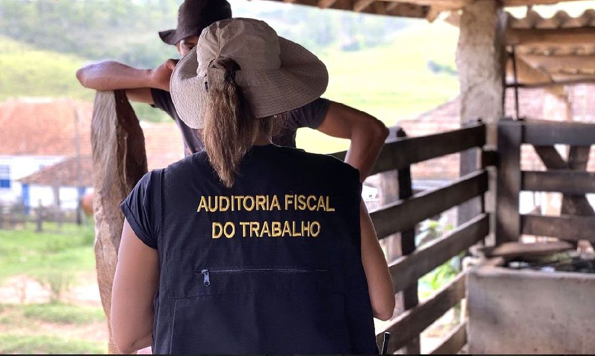 Nova lista de trabalho análogo à escravidão contém 289 nomes