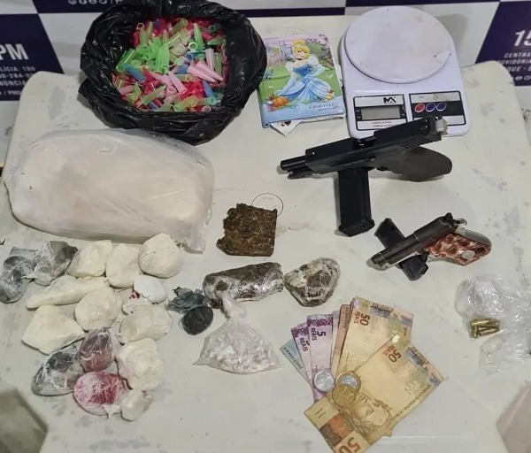 Pistolas e pasta base de cocaína são apreendidas em Itabuna