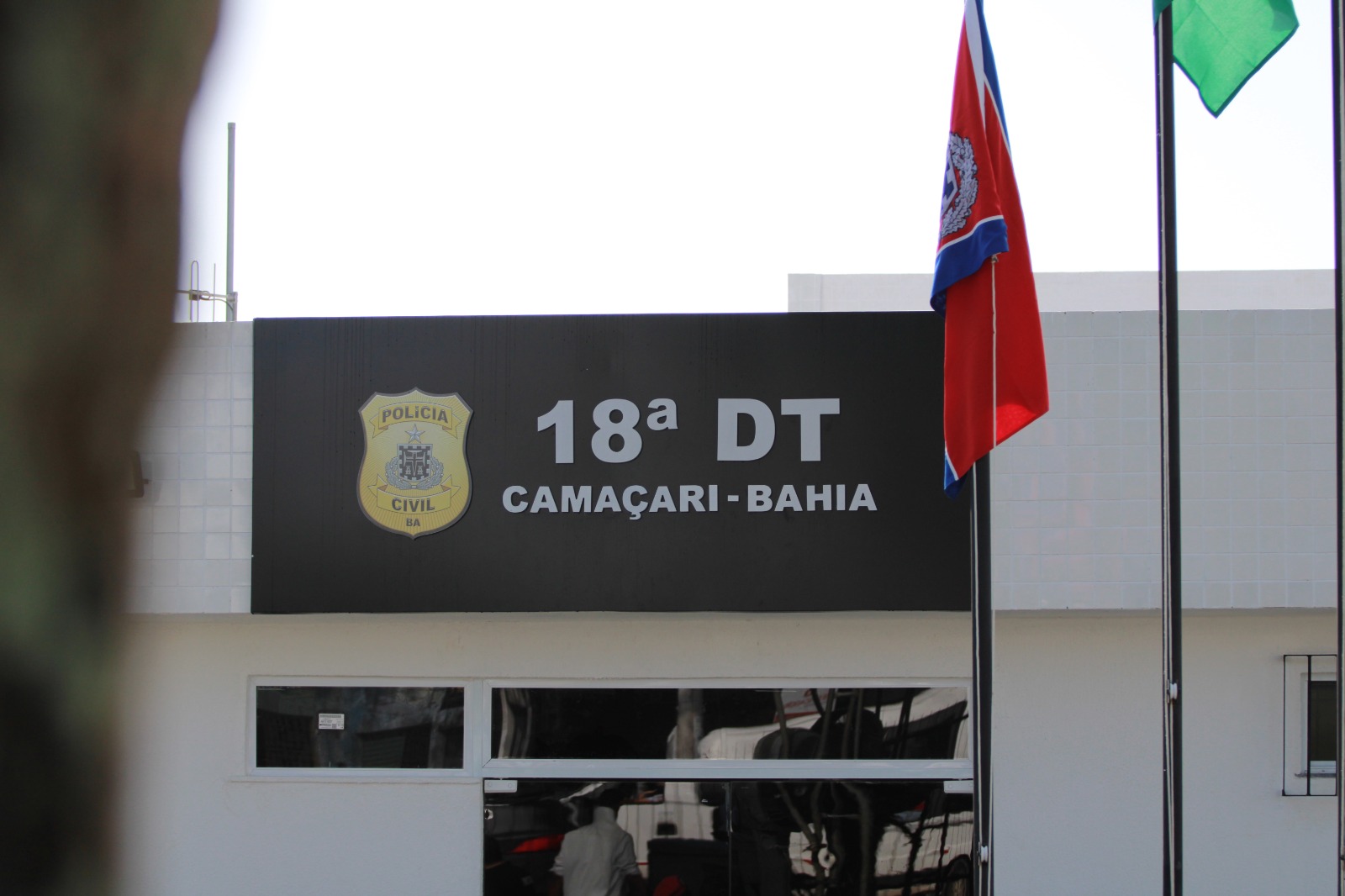 Mulher é presa por associação criminosa e tentativa de estelionato