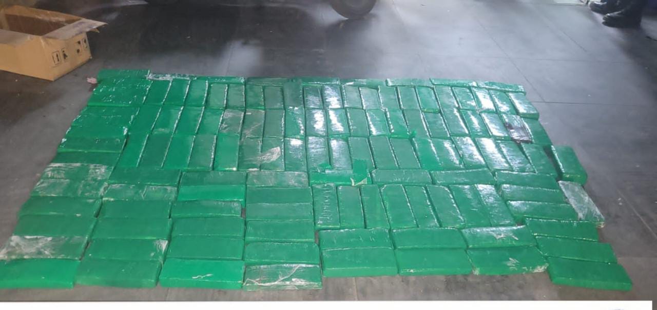 Cipe LN encontra 100 kg de maconha em bagageiro de ônibus