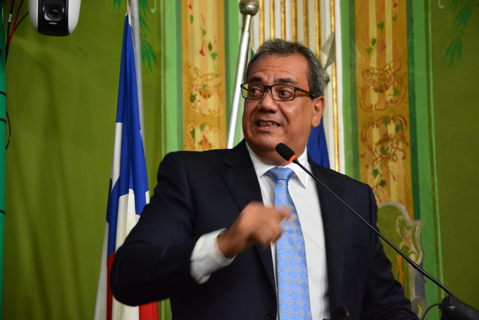 Muniz se reúne com Jerônimo, mas nega PSDB na pauta