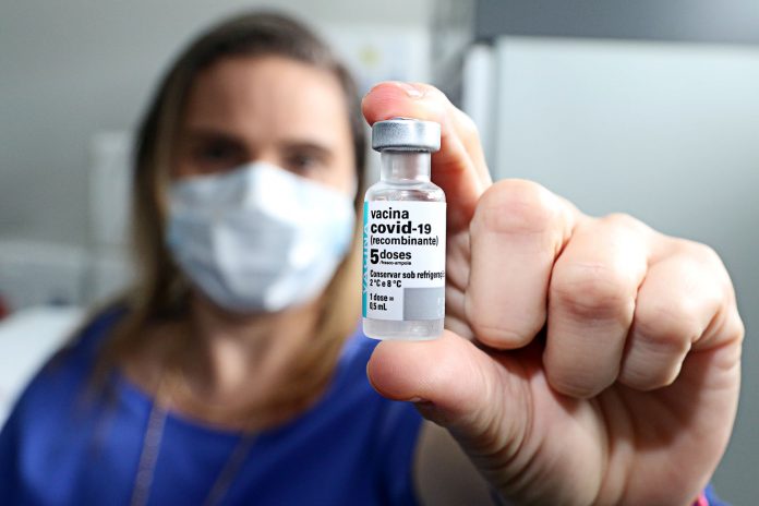 Saúde informa que 13,5 milhões de pessoas já receberam a vacina bivalente contra a Covid-19