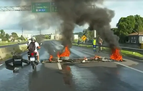 Protesto fecha pistas na Cia-Aeroporto, trânsito complicado na BA-526