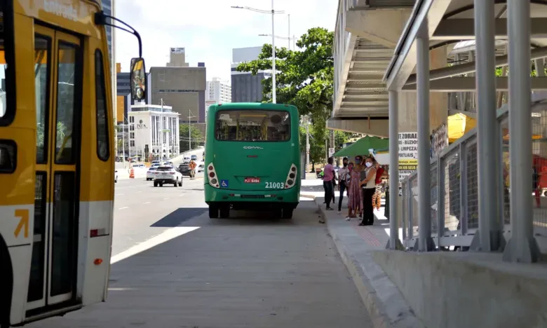 Rodoviários de Salvador mantêm estado de greve após reunião sem acordo