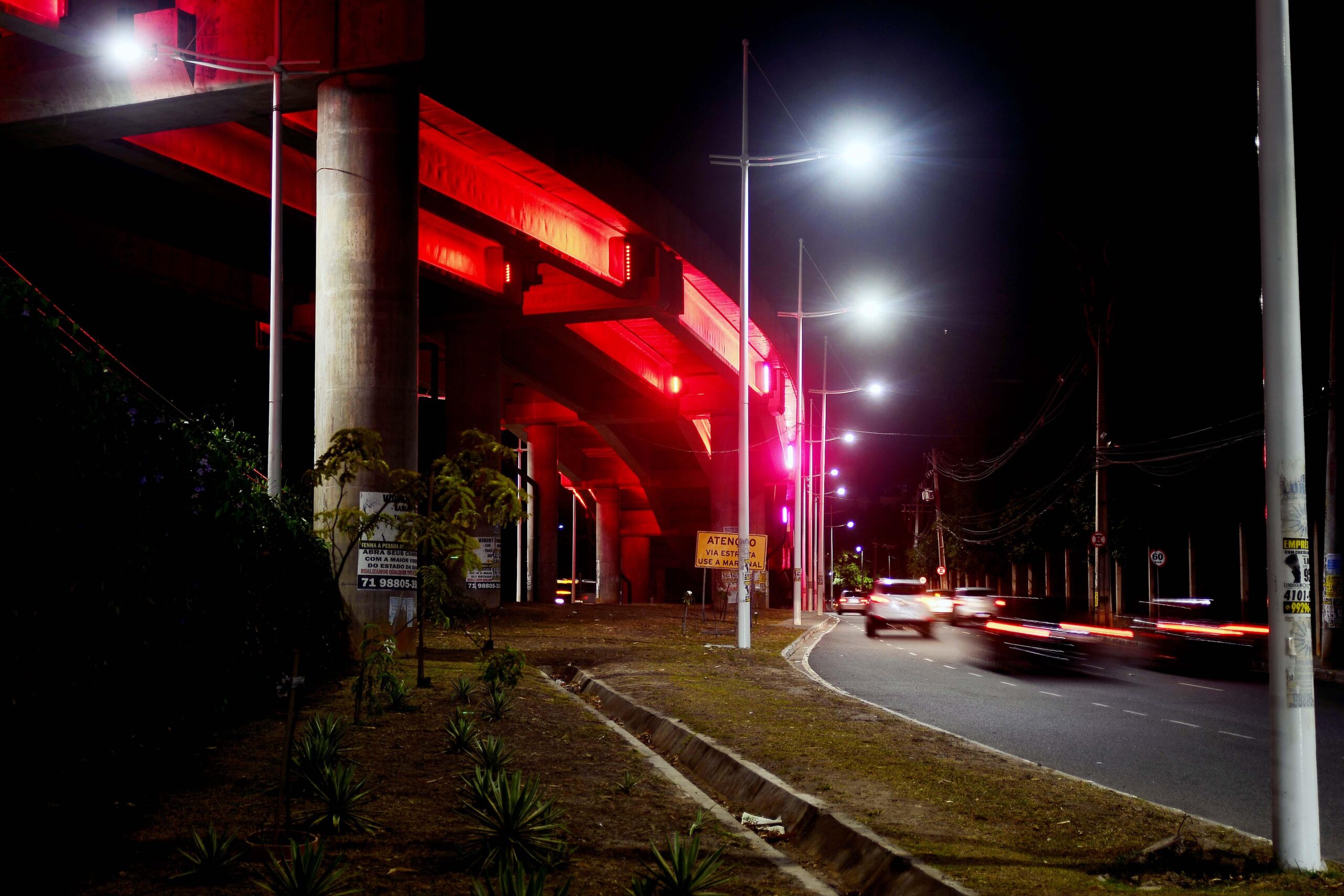 Monumentos de Salvador iluminados em campanhas temáticas