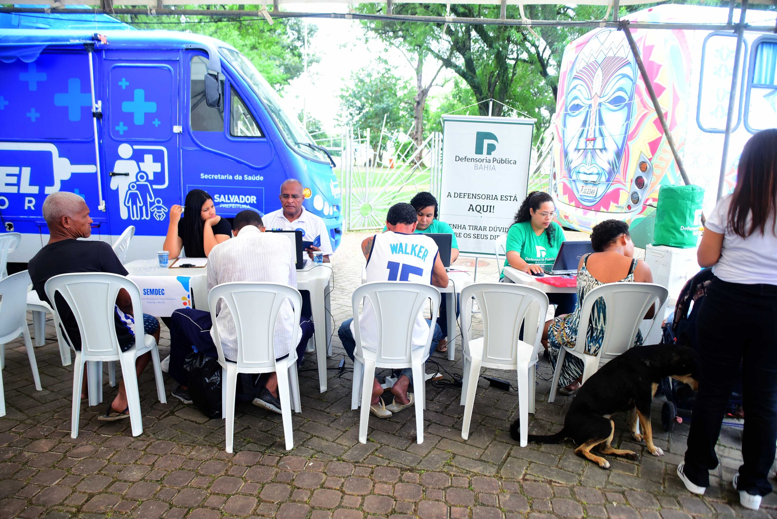 Feira de serviços leva atendimentos sociais e em saúde ao Largo de Roma 
