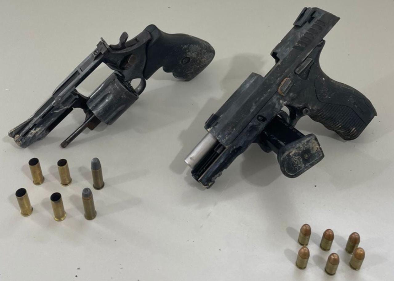 PM apreende armas de fogo com dois traficantes em Porto Seguro