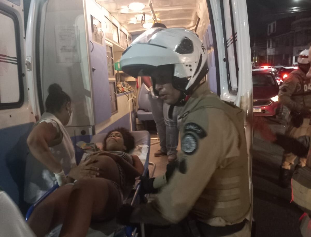 PM socorre grávida em trabalho de parto, na Via Regional