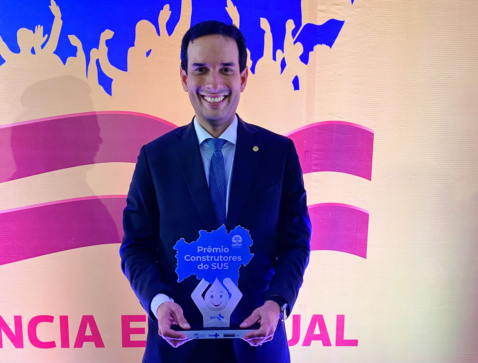 Leo Prates é homenageado pelo Conselho Estadual de Saúde por trabalho na pandemia