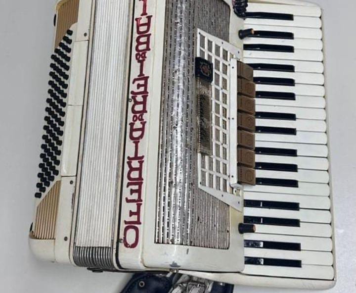 Recuperada pela PM e PC: Sanfona doada por Luiz Gonzaga a renomado músico baiano