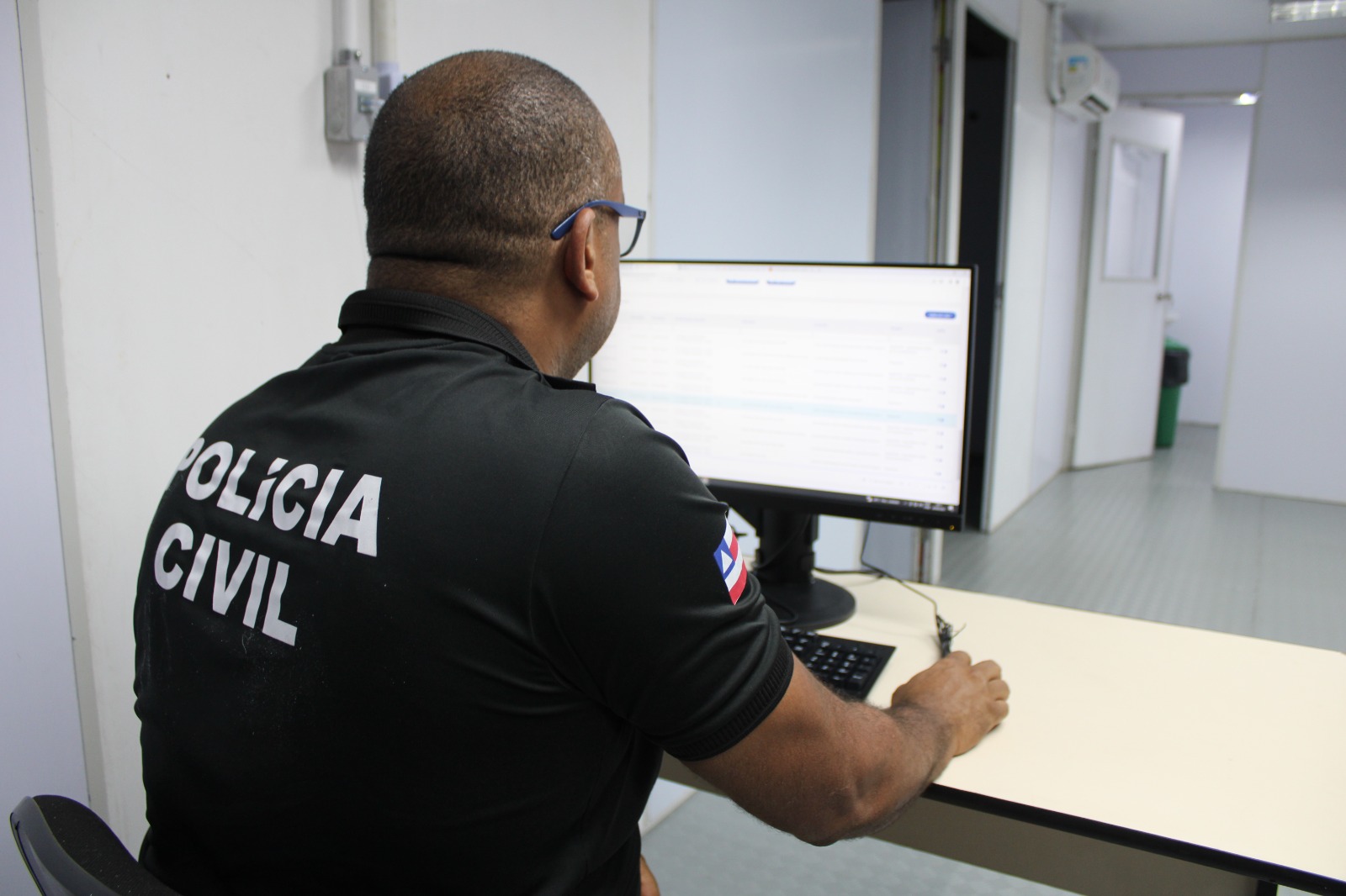 Ambulante é presa em flagrante no Parque de Exposições por tentativa de homicídio