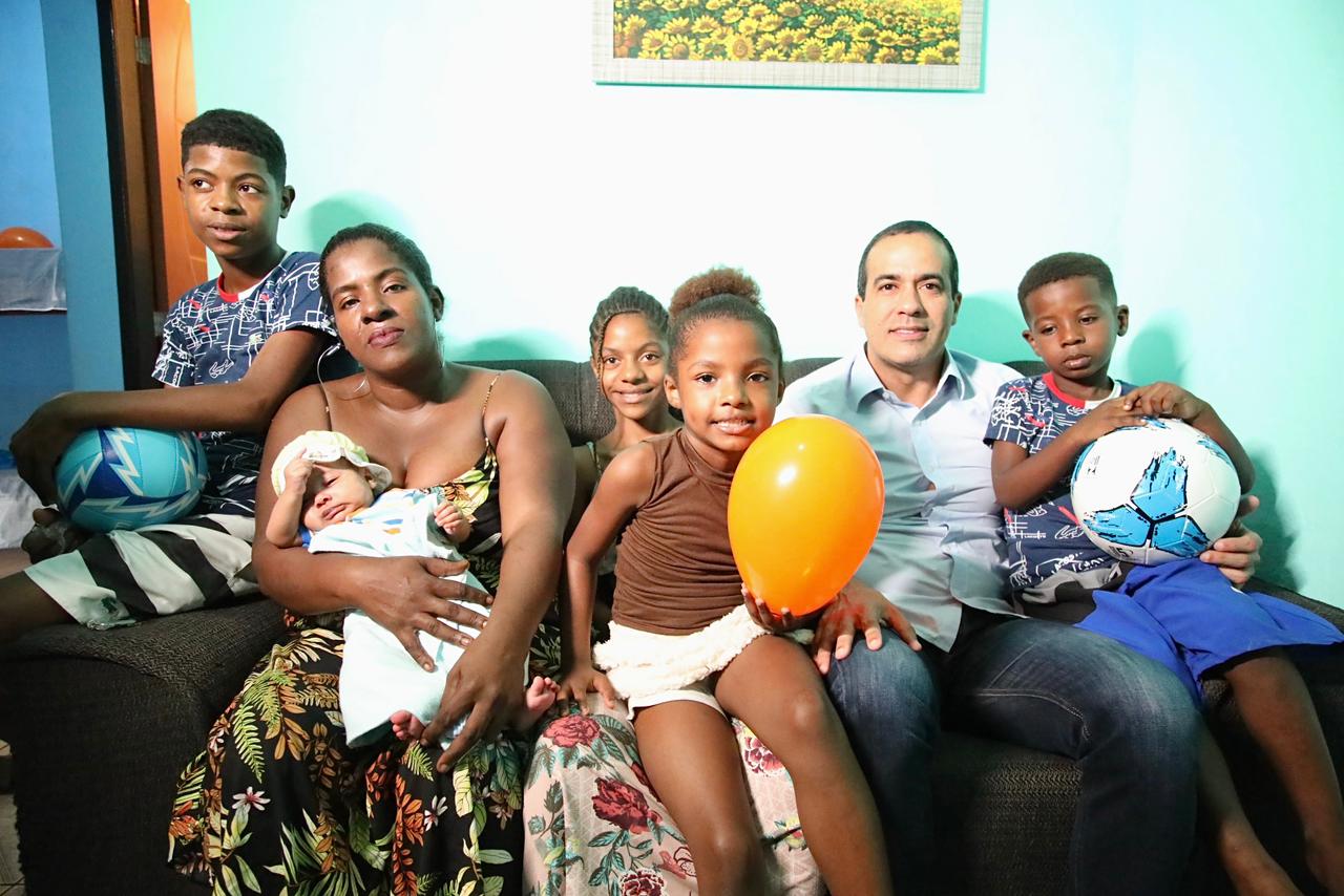 Prefeitura entrega primeiro imóvel do programa Moradia Assistida no bairro de Paripe 