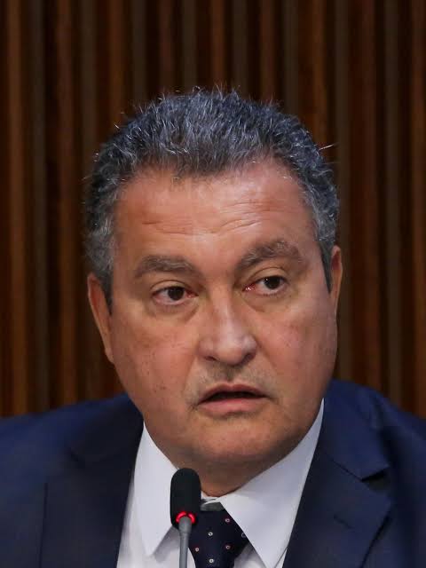 Parlamentares da Câmara Legislativa do Distrito Federal (CLDF) enviam ofício a presidente Lula pedindo demissão de Rui Costa após críticas a Brasília.