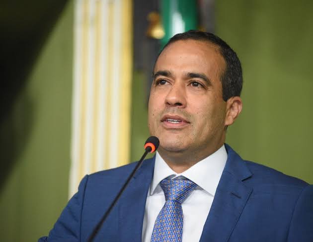 Bruno Reis sanciona 18 projetos de lei dos vereadores em tempo recorde