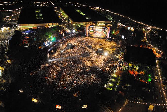 Noite de Diversidade Musical e Emoção Marca o São João no Parque de Exposições