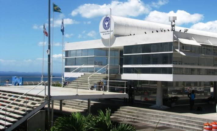 Prefeitura lança programa que contrata ex-estagiários nesta segunda (12)