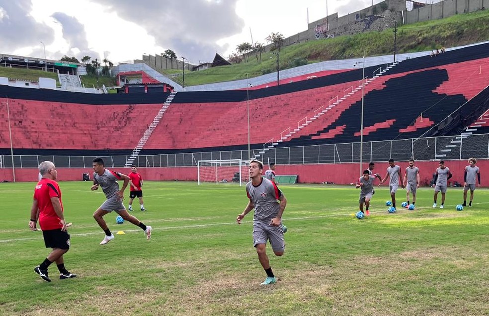 Vitória busca reabilitação contra o Novorizontino para retornar ao G-4 da Série B