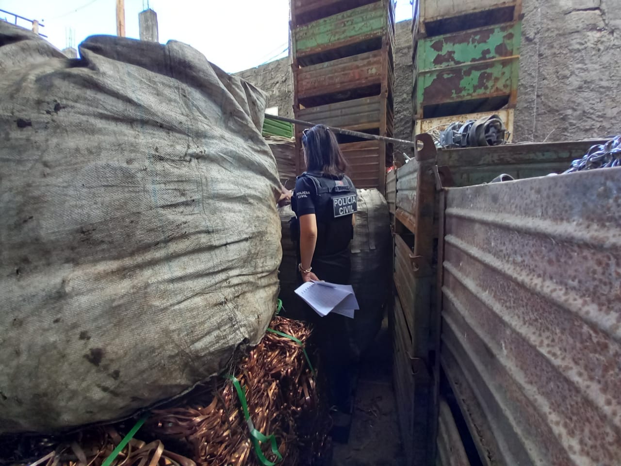 Cerca de 1,5 tonelada de fios de cobre é apreendida no bairro de Pirajá