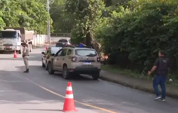 Corpos de Homem e Mulher São Encontrados com Sinais de Disparos de Arma de Fogo