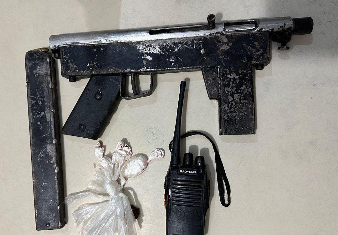 “Apreensão de submetralhadora em Ilhéus revela combate armado contra o crime organizado”
